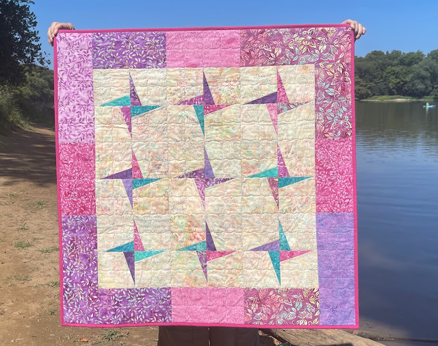 This image has an empty alt attribute; its file name is Butterfly-Blooms-Preeti-Harris-quilt-1.jpeg
